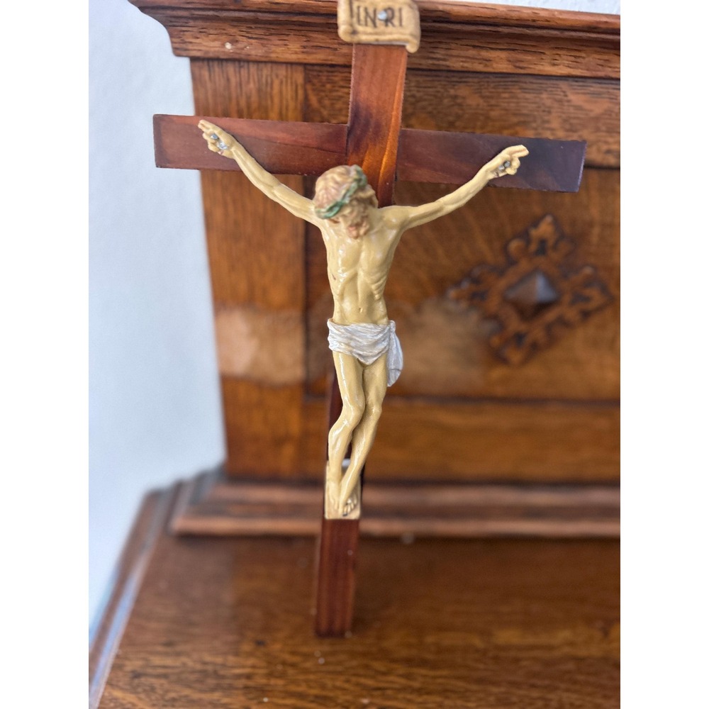 Vintage Italitan Wall Crucifix - Picture 3 of 4